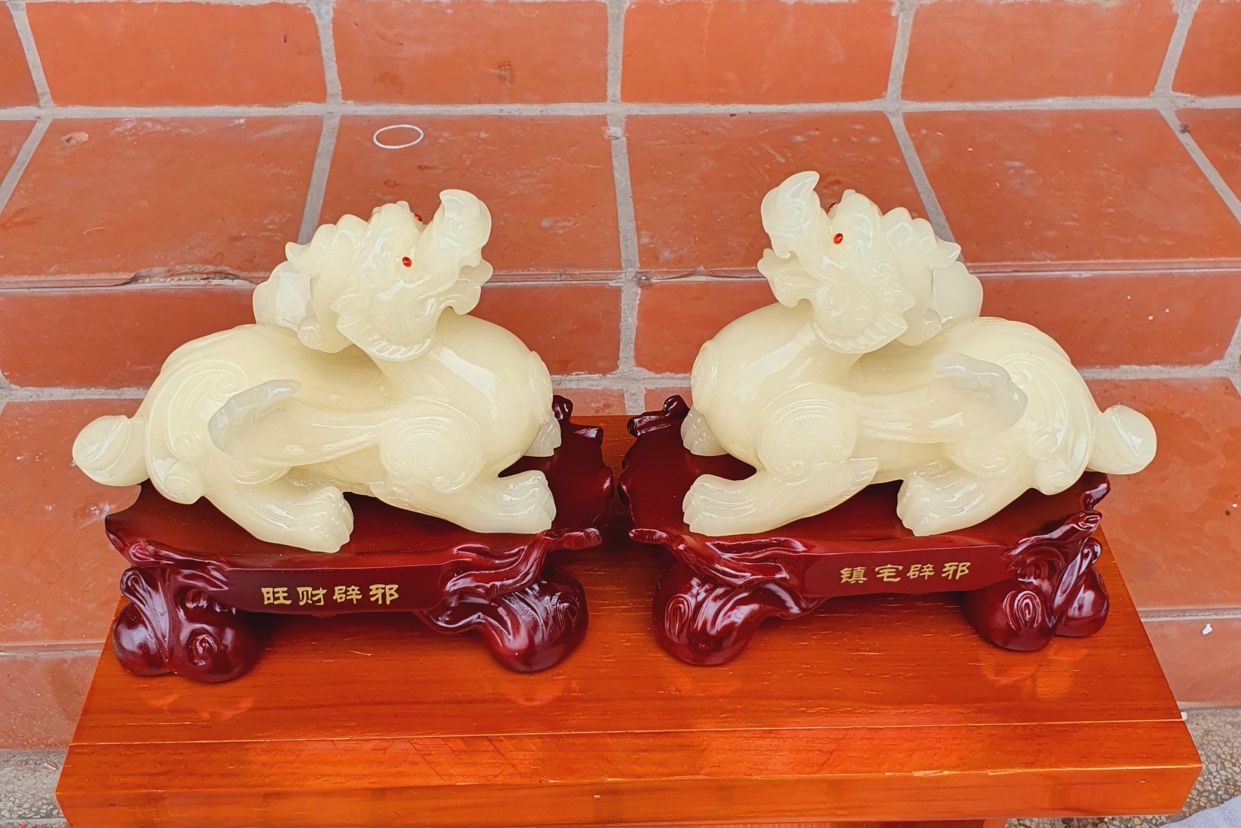 Cặp Tỳ Hưu Phong Thủy Chiêu Tài Hút Lộc Cao 20cm – Trắng