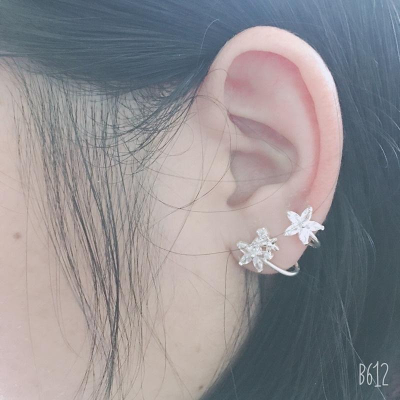 Khuyên tai hoa Mai cánh gắn đá hạt thóc thời trang chất liệu bạc ta chốt đeo sát tai trang sức Bạc Quang Thản - QTBT141