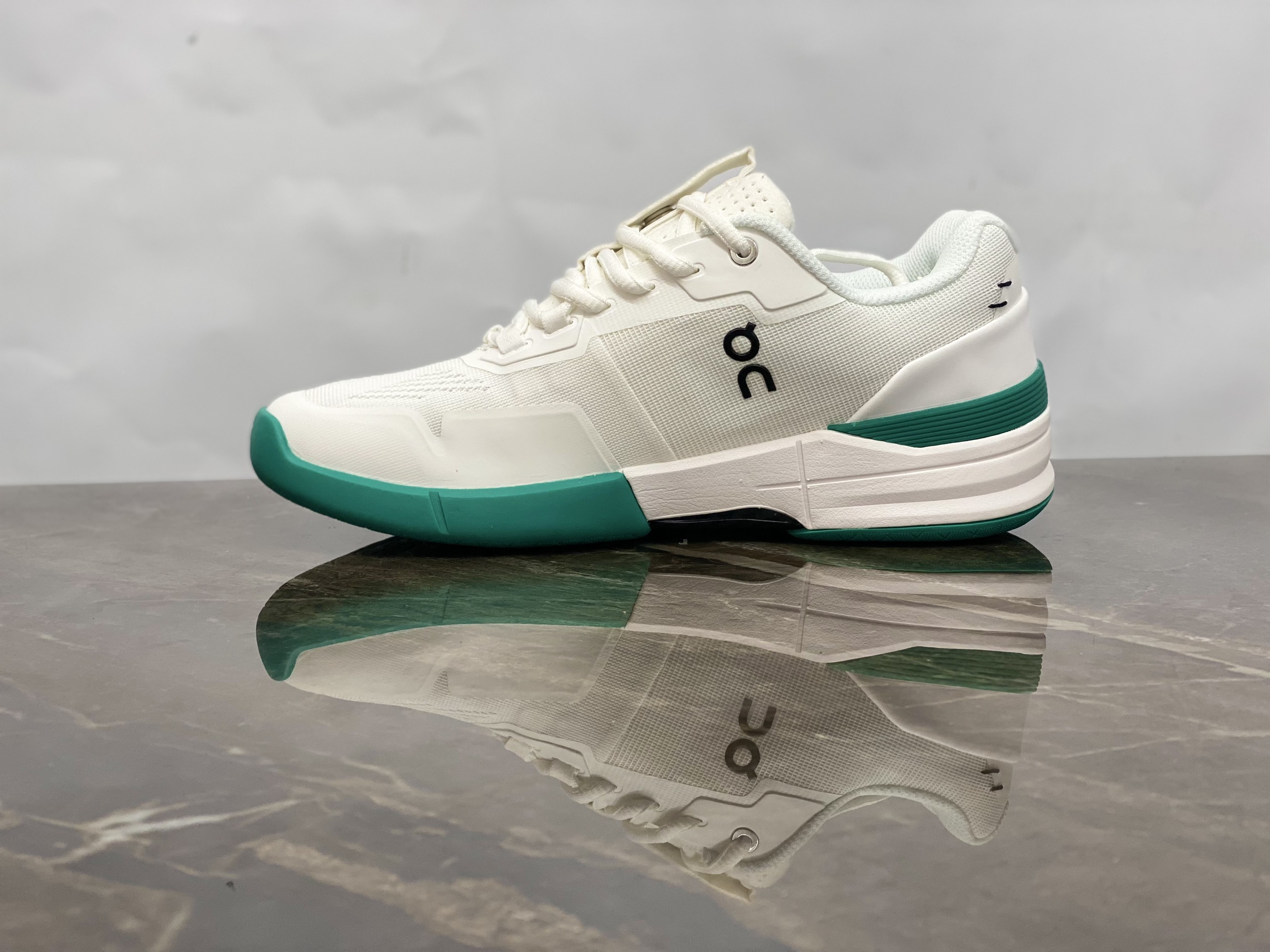 Giày Tennis cặp Nam Nữ - Thương hiệu O.N (Thụy Sĩ) model THE ROGER PRO CLAY TENNIS / Size 36-45