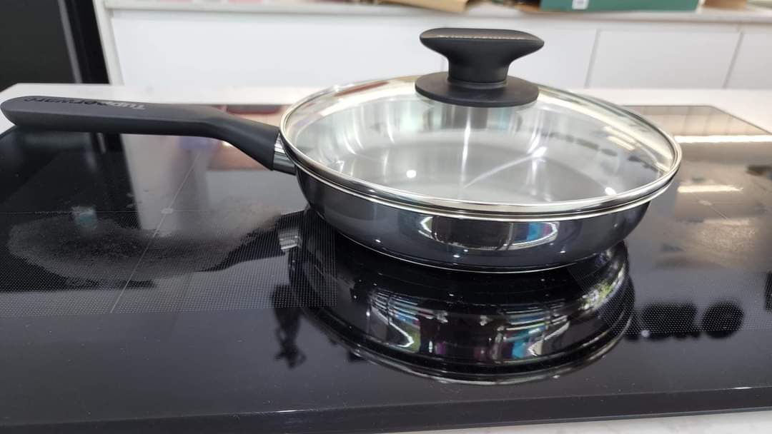 Chảo Universal Cookware Frypan 24cm Tupperware - Hàng chính hãng
