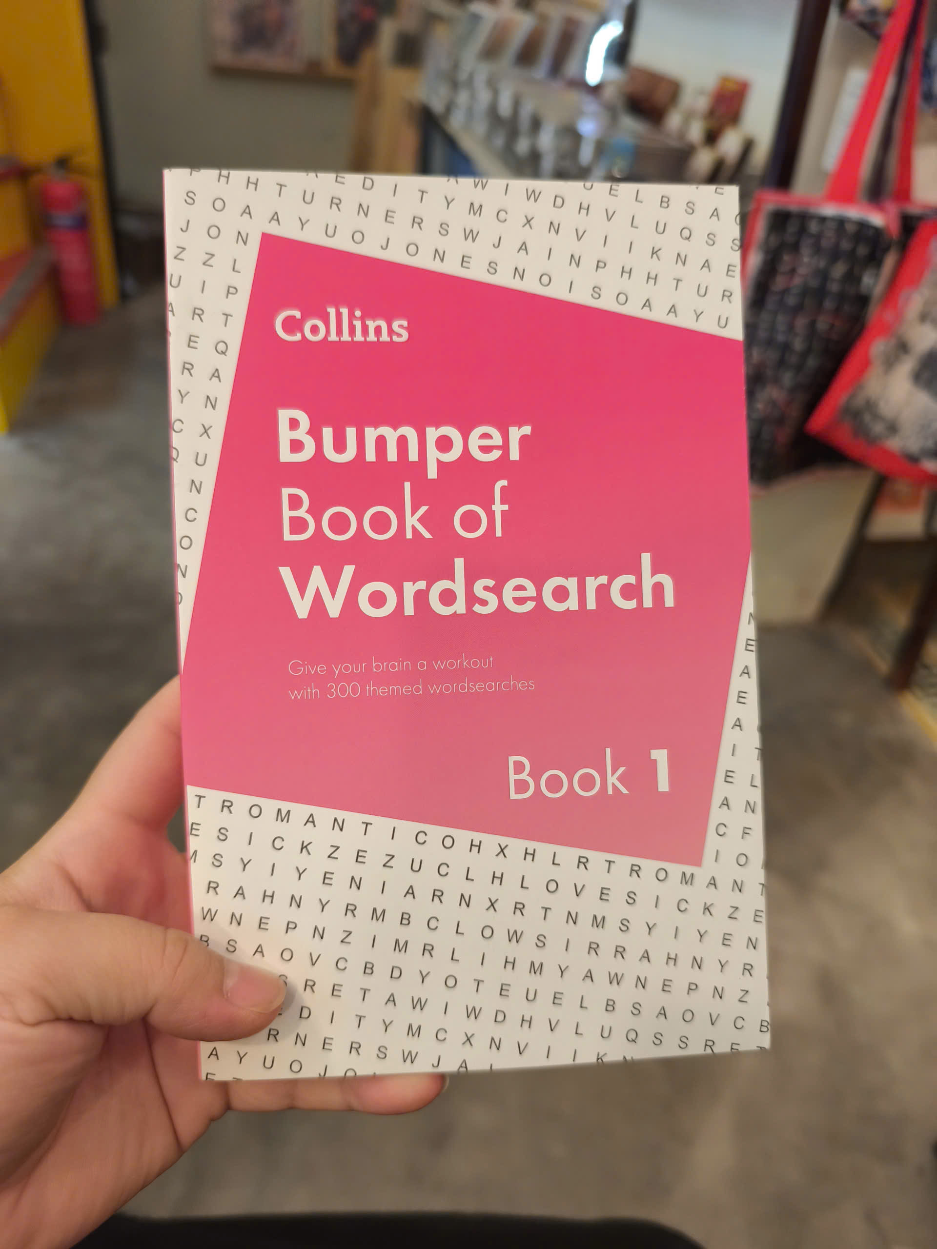 Sách - Bumper Book of Wordsearch Book 1 | Games / Ngoại văn Nhập khẩu UK / Trò chơi tìm từ giải trí