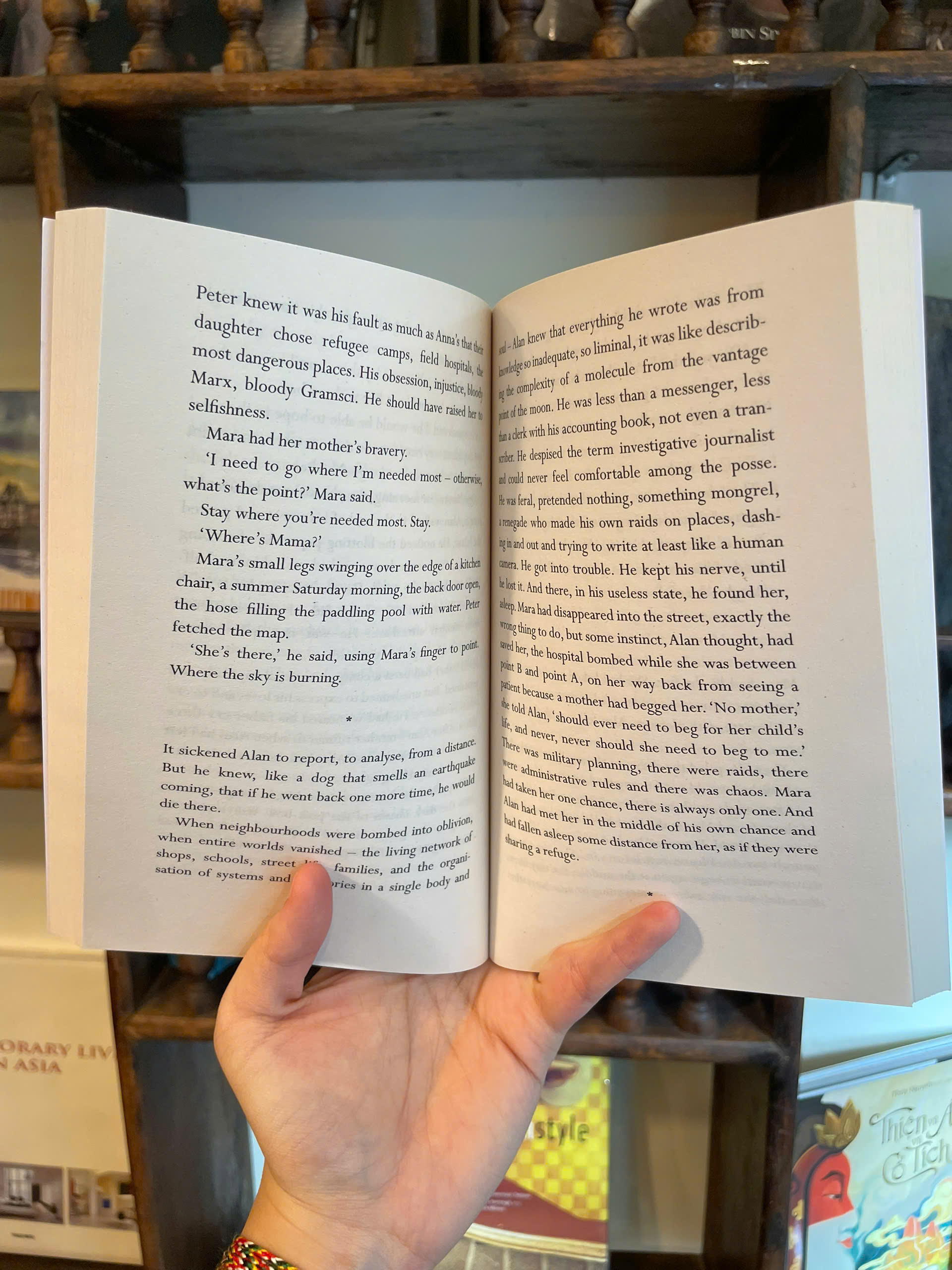 Sách - Held (Shortlisted for the Booker Prize 2024) by Anne Michaels - Fiction/Historical Fiction