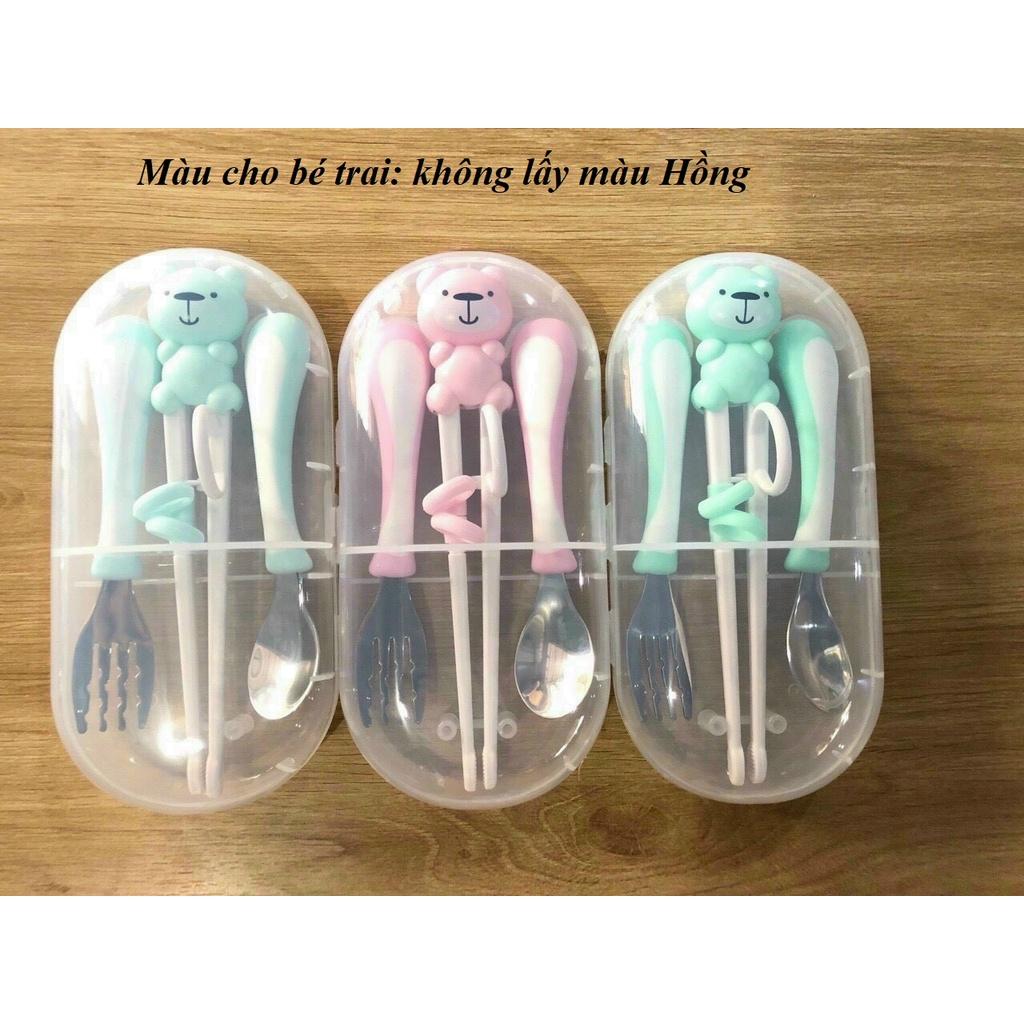Bộ đũa thìa dĩa tập ăn cho trẻ em hình gấu dễ thương kèm hộp đựng