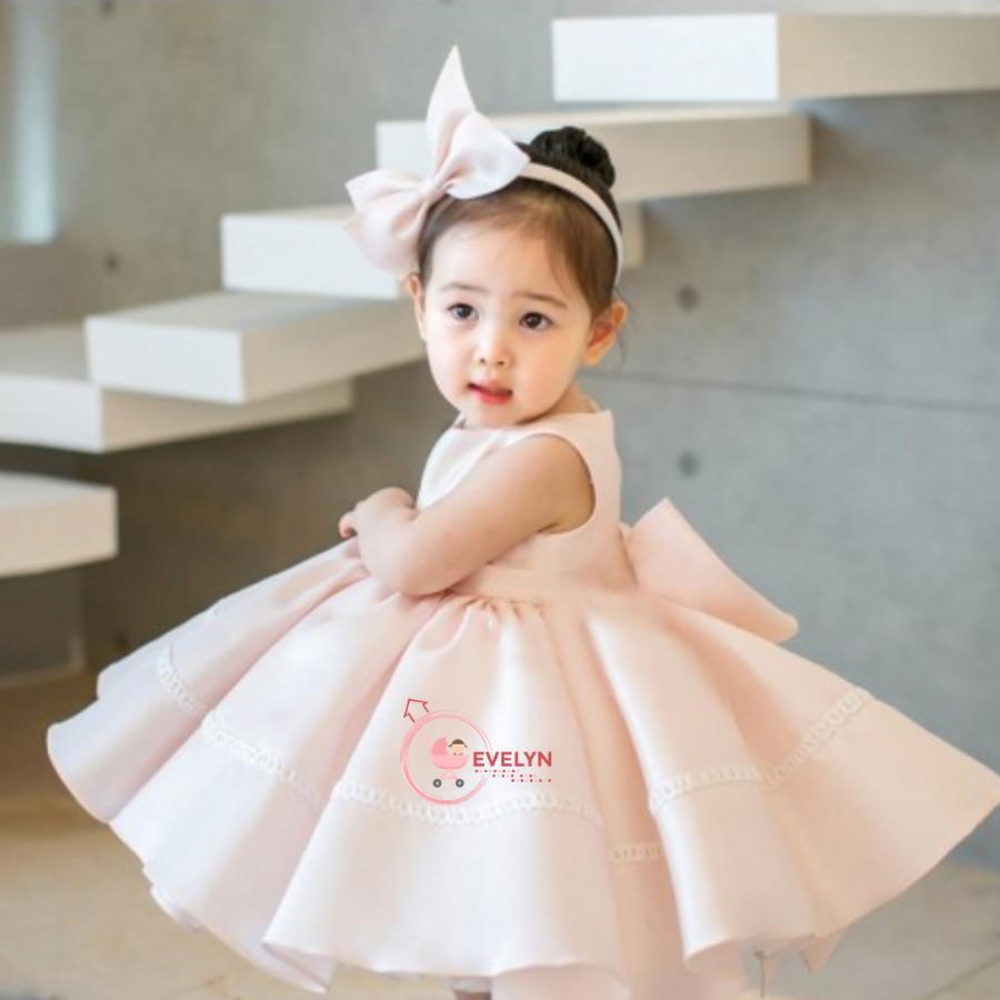 Đầm bé gái Satin trắng đính nơ sau lưng