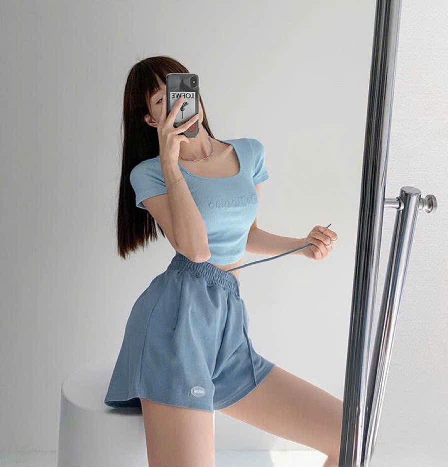 Áo croptop nữ cổ vuông 2N Unisex thêu chữ Mailinniao màu xanh dương