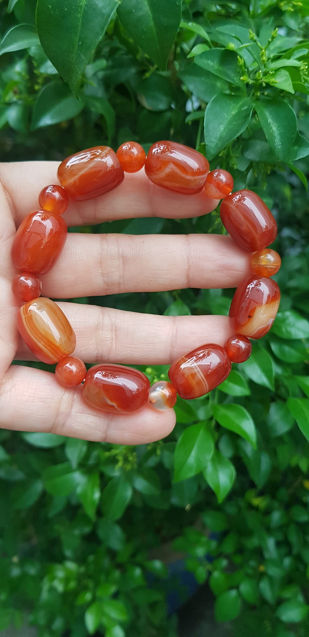 Vòng tay nữ đá mã não đỏ vân phối kiểu hạt thống hạt tròn size hạt 13mm Màu đỏ đậm nhạt vân tự nhiên nữ mệnh hoả mệnh thổ đeo may mắn rẻ xinh đẹp ạ