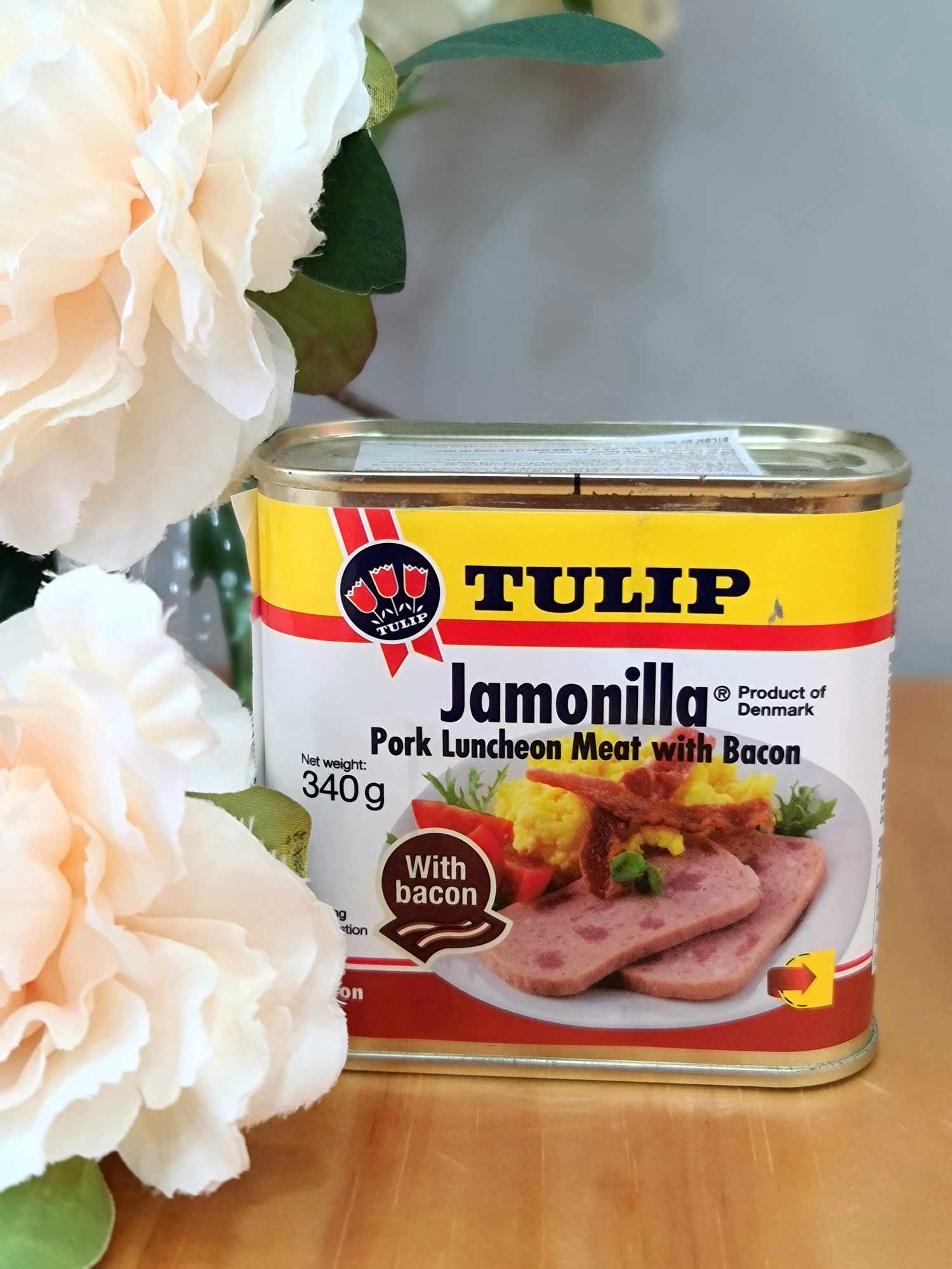 Thịt heo hộp Tulip Jamonilla Pork Luncheon Meat With Bacon 340g