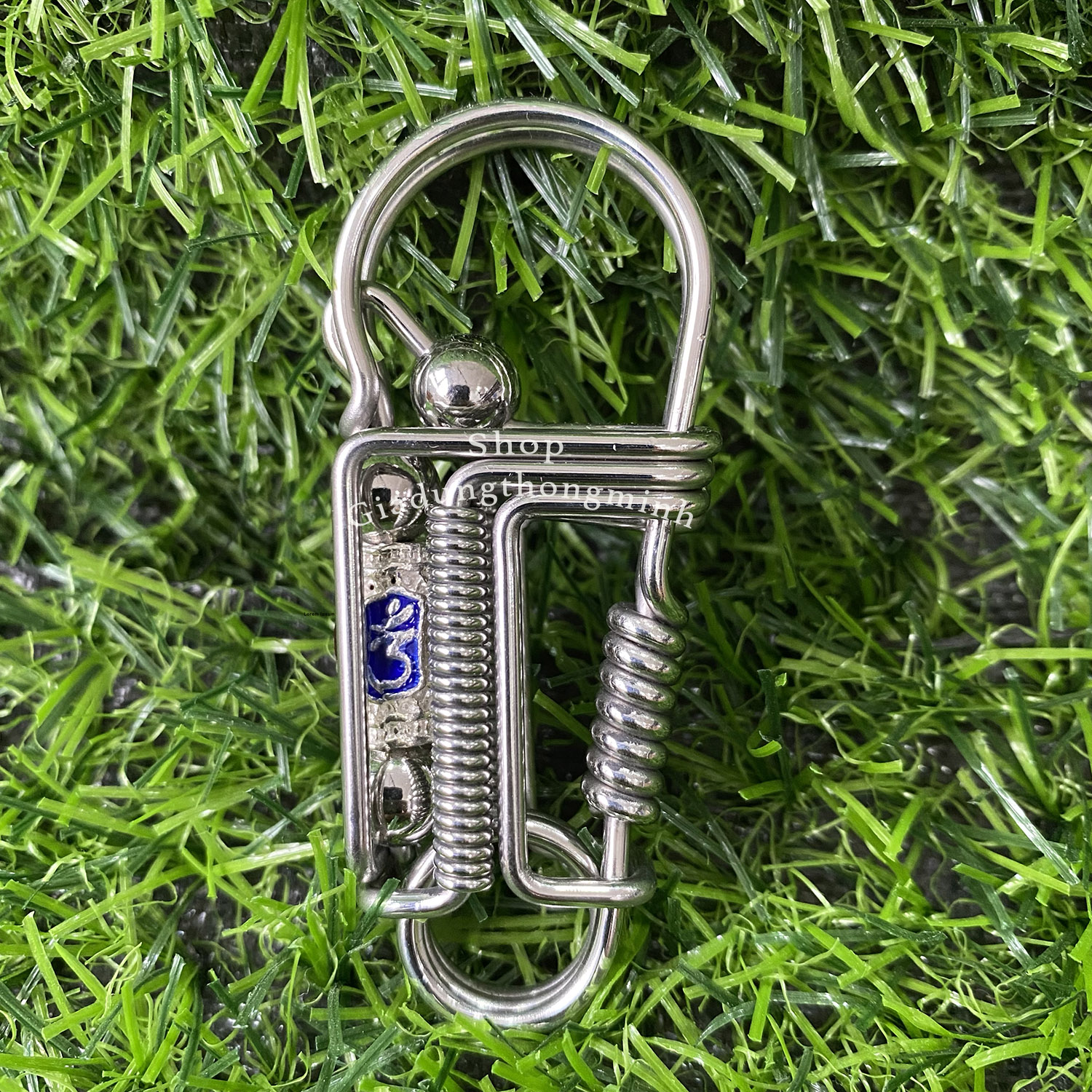 Móc Khóa Ô Tô họa tiết Tím bằng Inox 304 không gỉ Cao Cấp Hàng Việt Nam,Hàng làm thủ công tỉ mỉ , Màu Inox nguyên bản rất Sang và Sạch Sẽ ,Càng Dùng Càng Sáng - Móc khóa Xe Máy bền đẹp