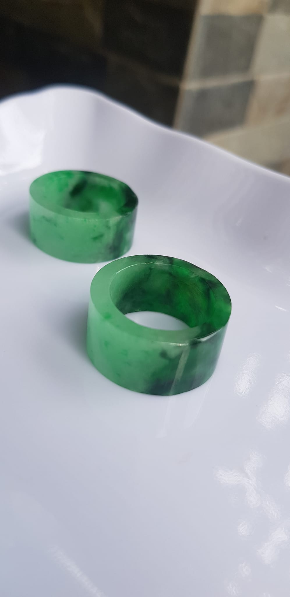 Nhẫn Càn Long Đá Cẩm thạch tự nhiên Nhẫn Ni 18mm x cao 12mm x dầy 3mm bóng đẹp Nam Nữ đeo Ni 18mm màu xanh ngọc lý sơn thủy 1 bên bóng rất đẹp sang ạ