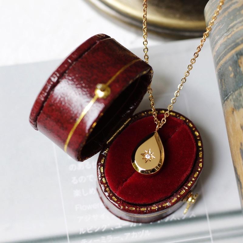 Dây chuyền nữ titan không đen vuông giọt nước sao đẹp Ring House