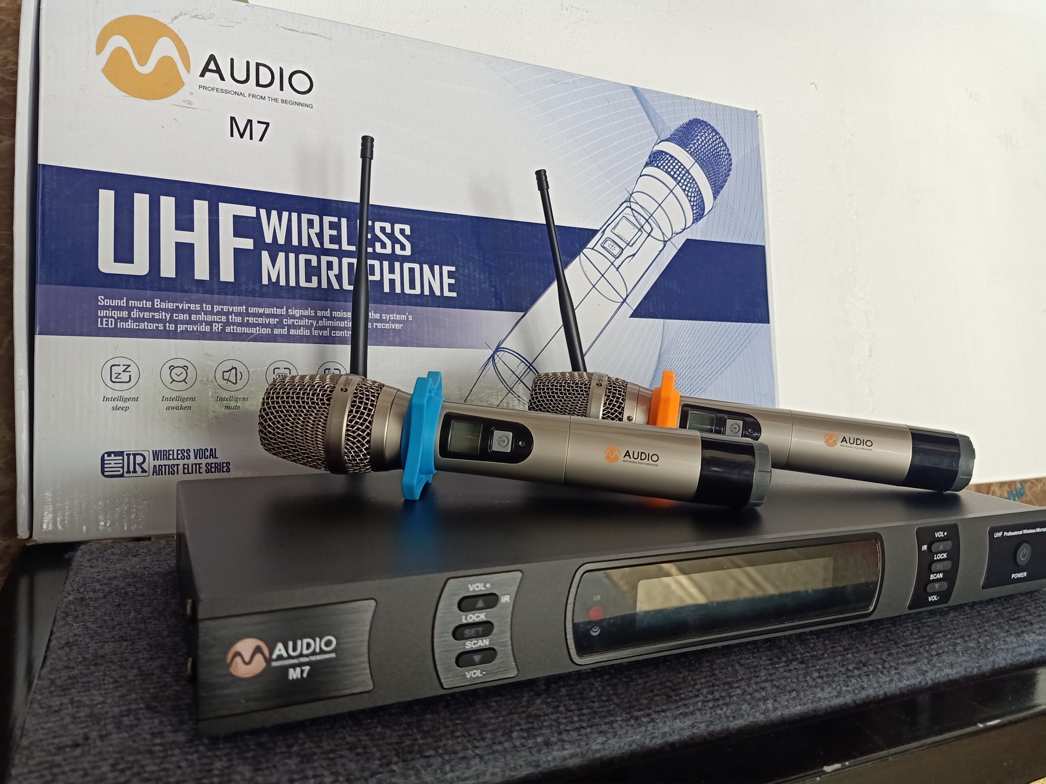 Mic karaoke không dây M-AUDIO M7