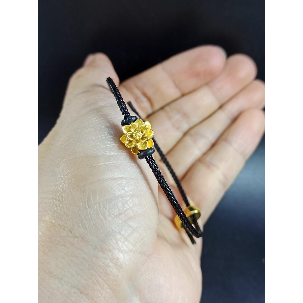 Vòng tay phong thủy charm Vàng24K Hoa Sen Vô Ưu mix dây cáp đen 2 li freesize