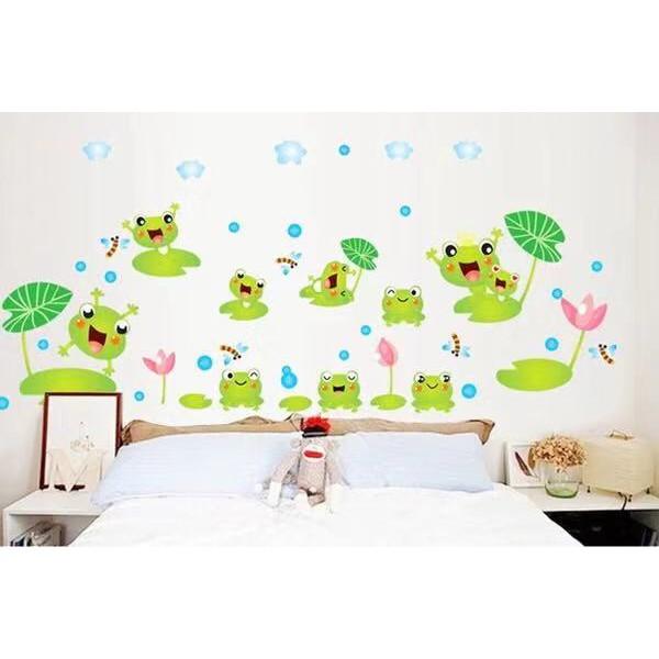 Decal trang trí tường Ao Hồ đàn Ếch Xanh