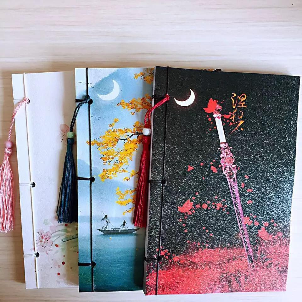 Sổ cổ trang có dòng kẻ ngang có sẵn
