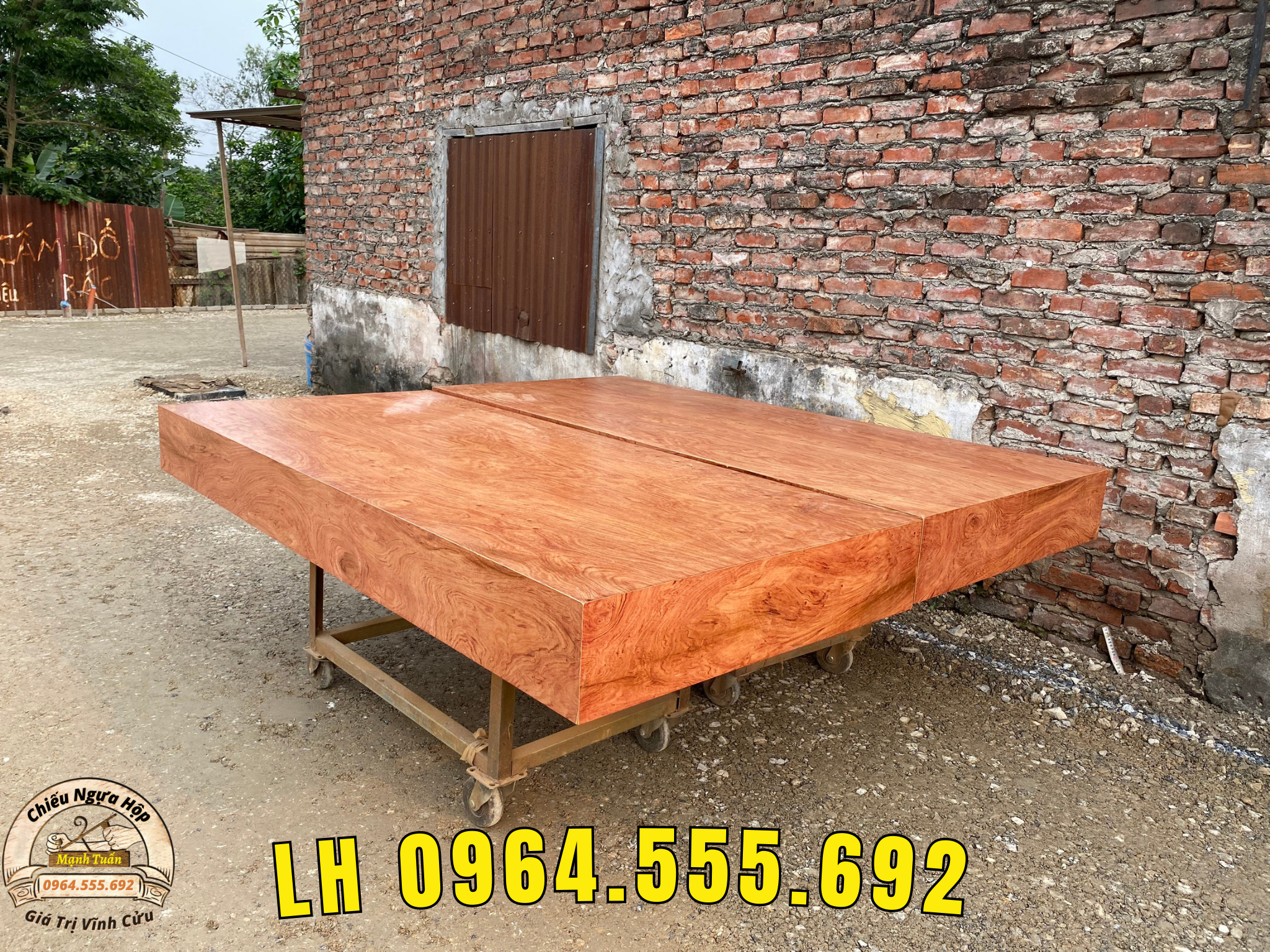 Mộc Chiếu Ngựa Hộp ( KT 200 x 180 x 20cm ) - Gỗ Hương Đá