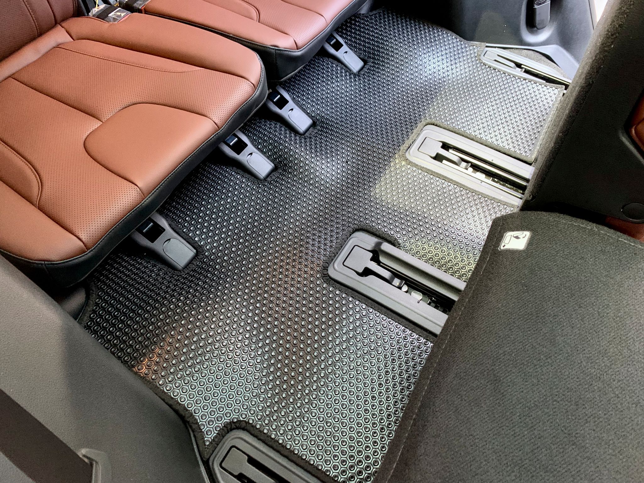 Thảm lót sàn ô tô KATA cho xe Hyundai Santafe (2021-2023) - Khít với sàn xe, Chống trơn, Không mùi, Không ẩm mốc