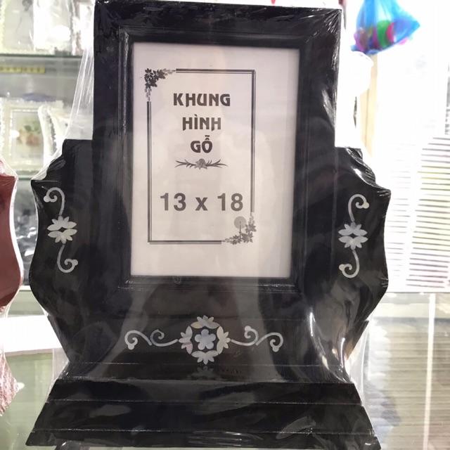 Khung hình thờ có chân