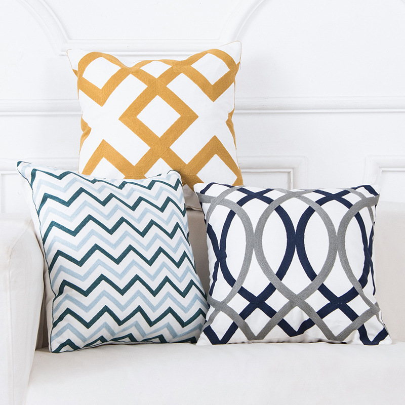 Vỏ Gối Tựa Lưng Linen Dệt Thêu Nổi Hình Học Tối Giản