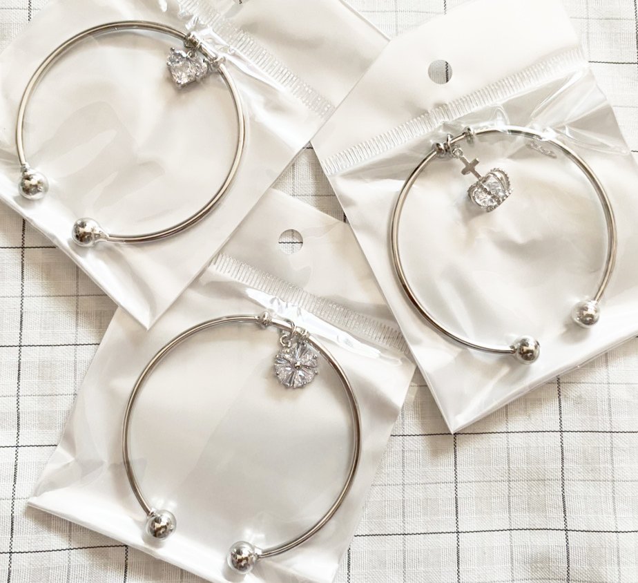 Vòng tay Cuff vương miện nữ hoàng - có thể làm mặt đây chuyền siêu xinh