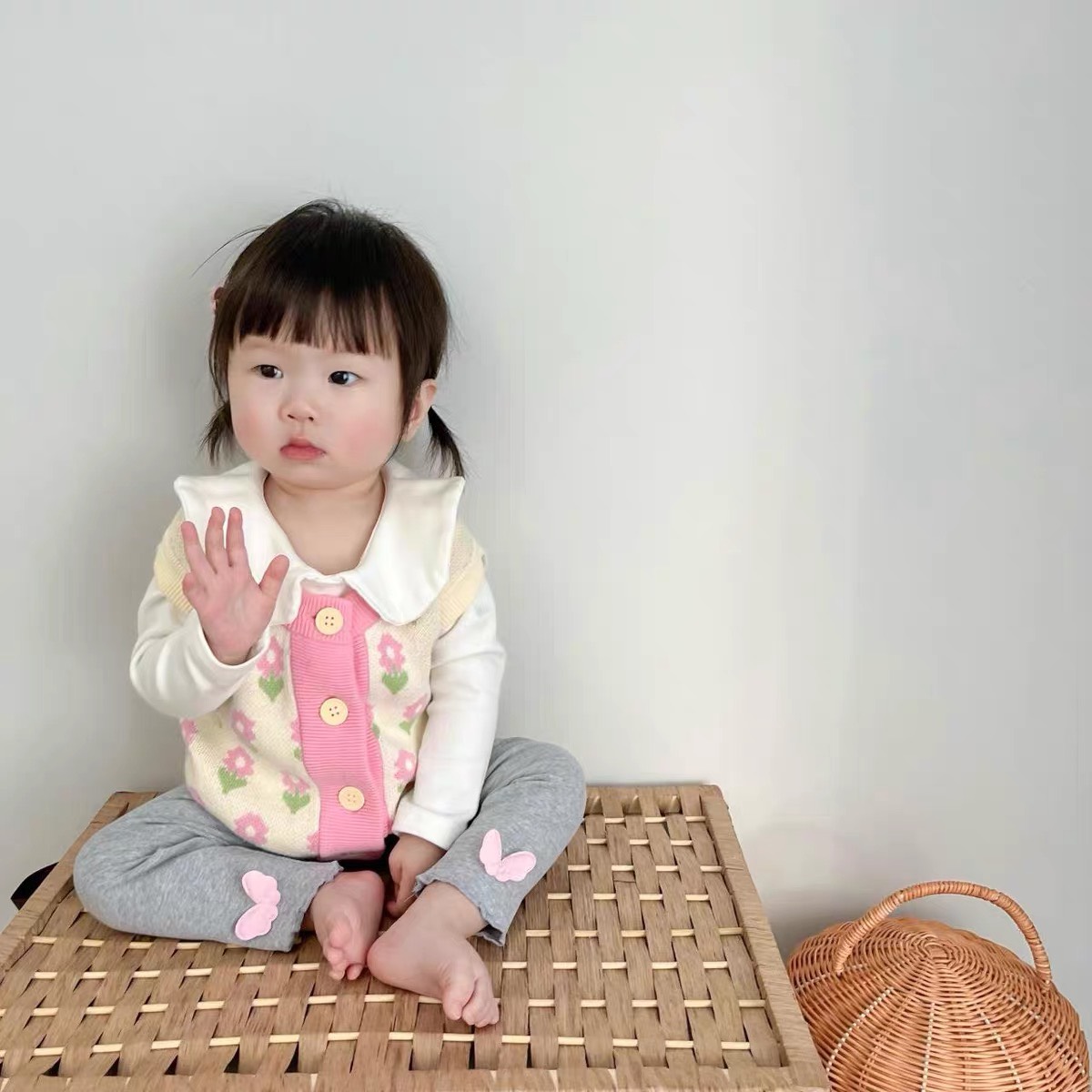 (Hot 2022 - Hàng QCCC) Áo gile len cho bé gái các mẫu hoa cực xinh 1-6 tuổi chất mềm mại