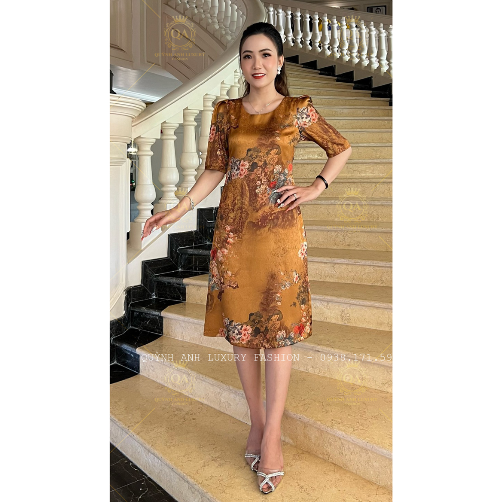 Đầm Suông Hoa 3D Tone Vàng Đồng Cổ Tròn Cao Cấp Olwen Dress