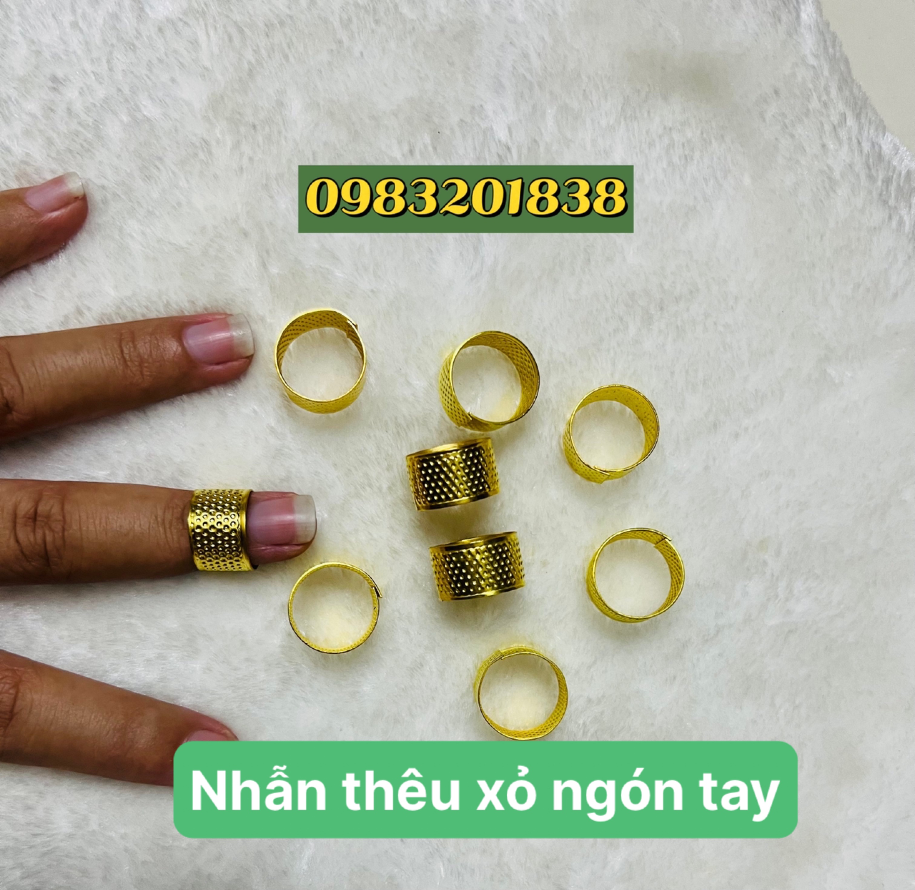 Nhẫn thêu và cây gỡ chỉ (thêu chữ thập)