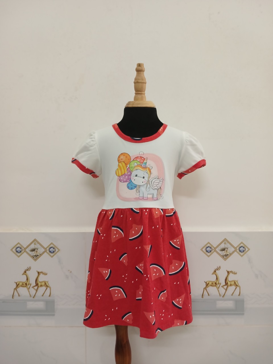 ĐẦM BÉ GÁI IN PONY TÙNG XÒE PHỐI TRẮNG - HV DƯA HẤU