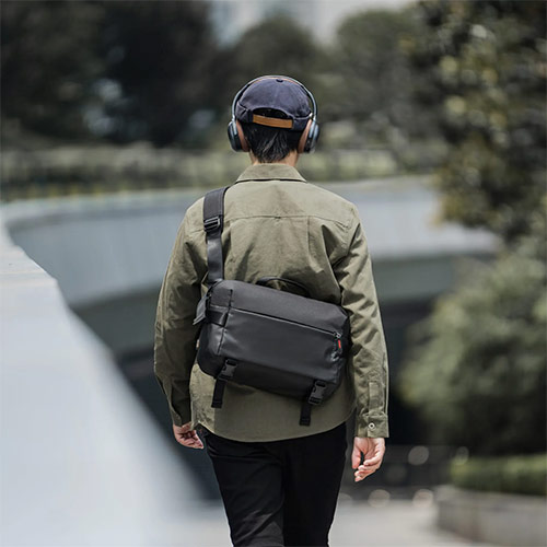 Túi đeo chéo Tomtoc Explorer-T21 Urban Codura Sling Bag Travel &amp; Work 13.5 inch T21L1D1 - Hàng chính hãng