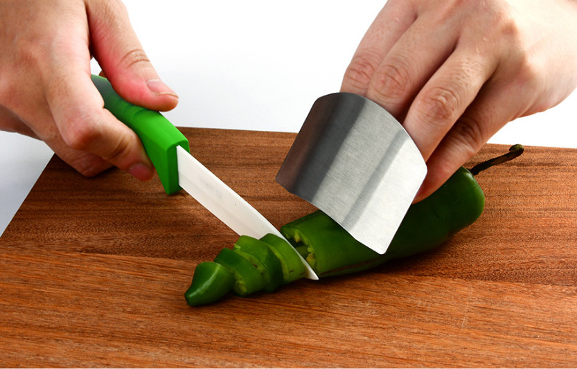Miếng inox xỏ ngón bảo vệ ngón tay, chống đứt tay khi thái, cắt lát thực phẩm khi vào bếp GD377-BVngonInox