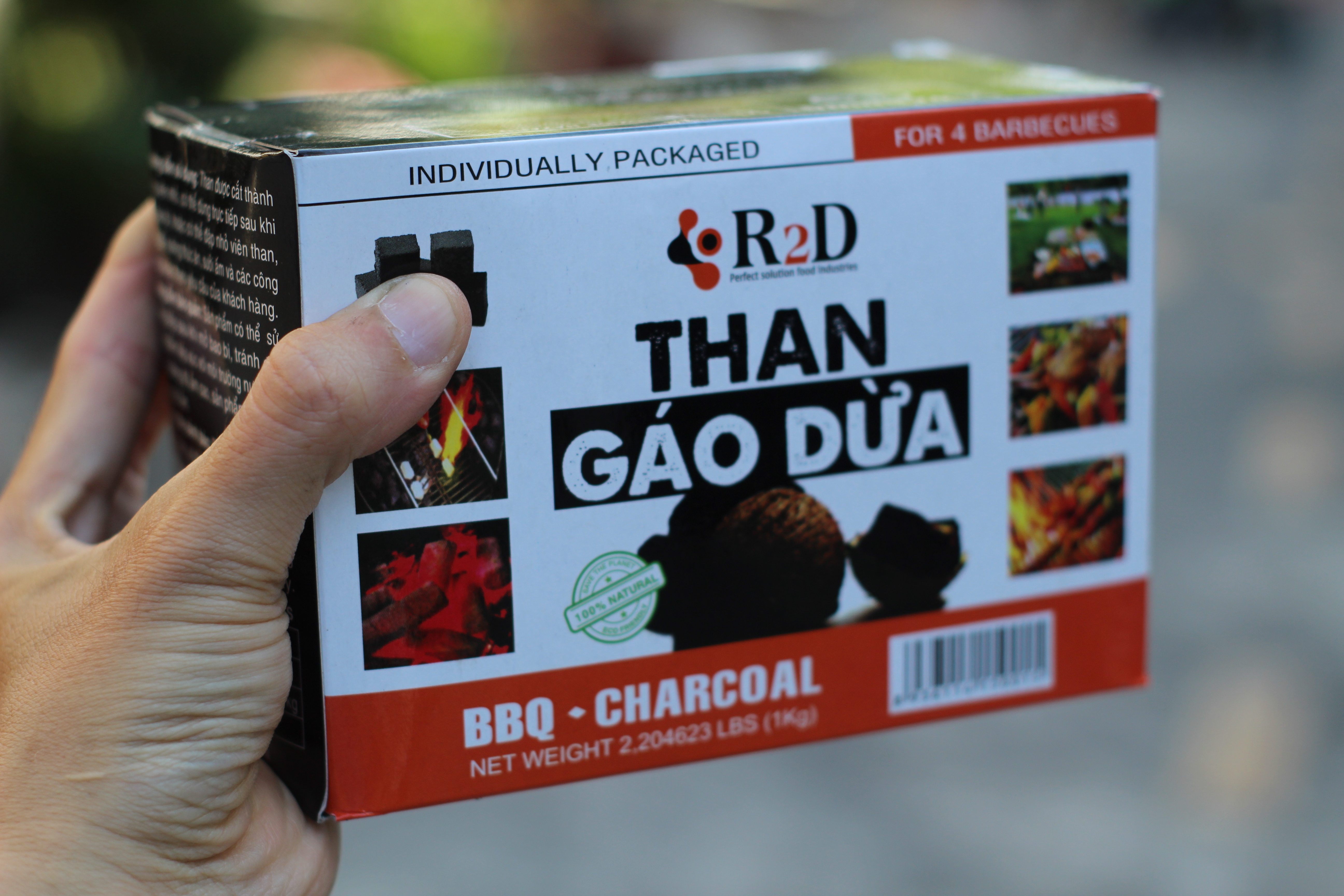 Than nướng BBQ không khói từ gáo dừa thiên nhiên chính hãng R2D hộp 1Kg