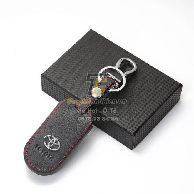Bao da 3D bảo vệ chìa khóa xe dành cho Toyota Rush kèm móc đeo Inox