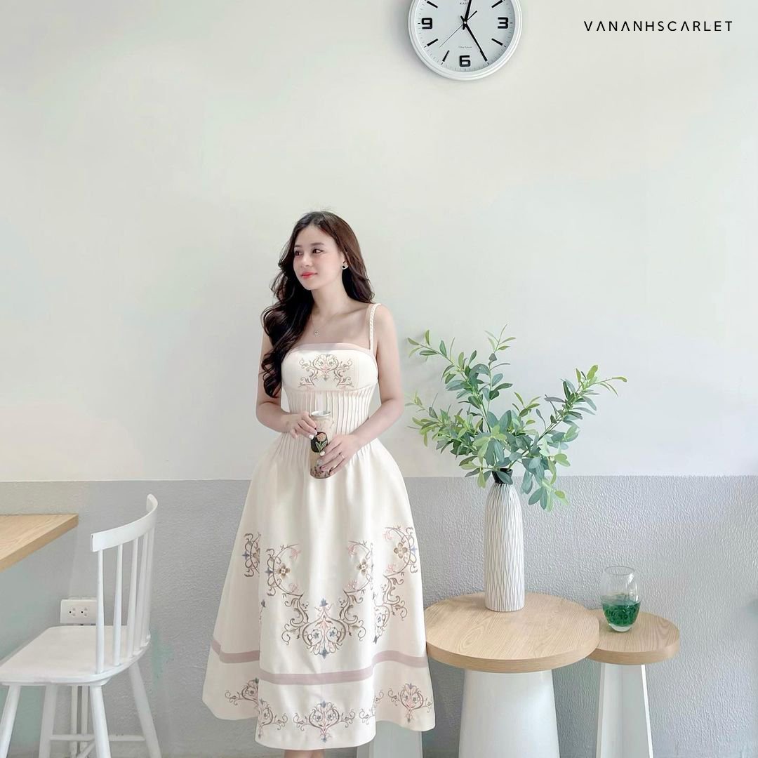 Váy hai dây nữ VANANHSCARLET Thêu hoa eo xếp