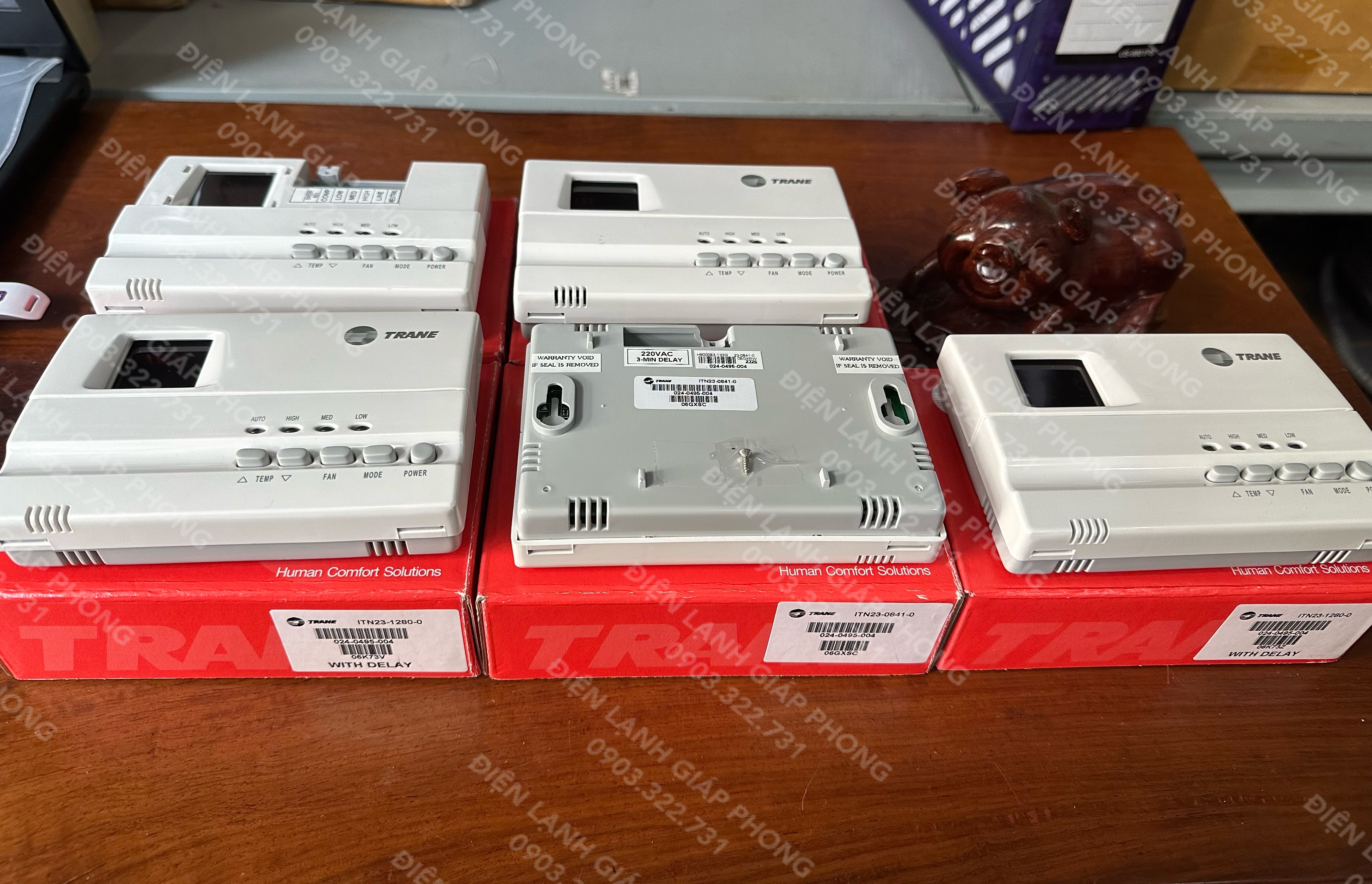 Thermostat điều khiển Trane 1 comp Model ITN23-0841-0 P/N 024-0495-004 - Hàng chính hãng