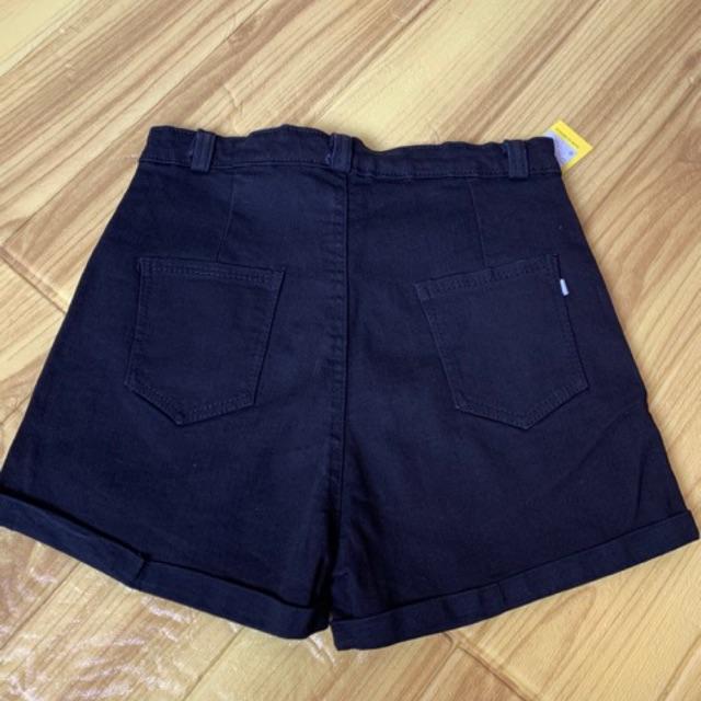 Quần short viền lai tôn dáng thời trang