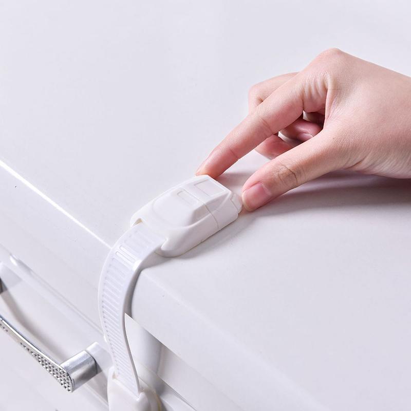 Khóa Cửa Tủ An Toàn Cho Bé