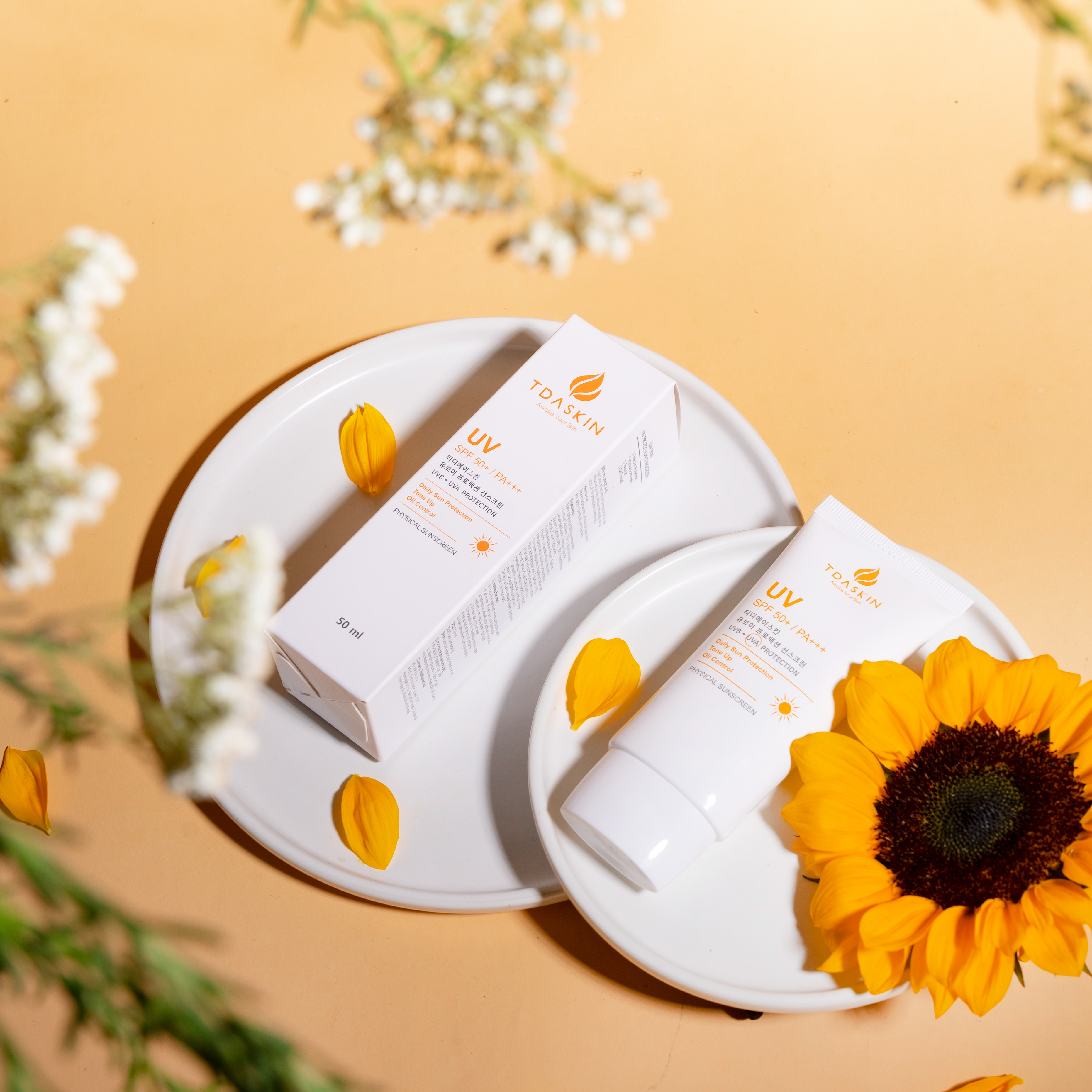 Kem Chống Nắng Không Màu Kiểm Soát Dầu TDA Skin SPF 50+ UVB & UVA