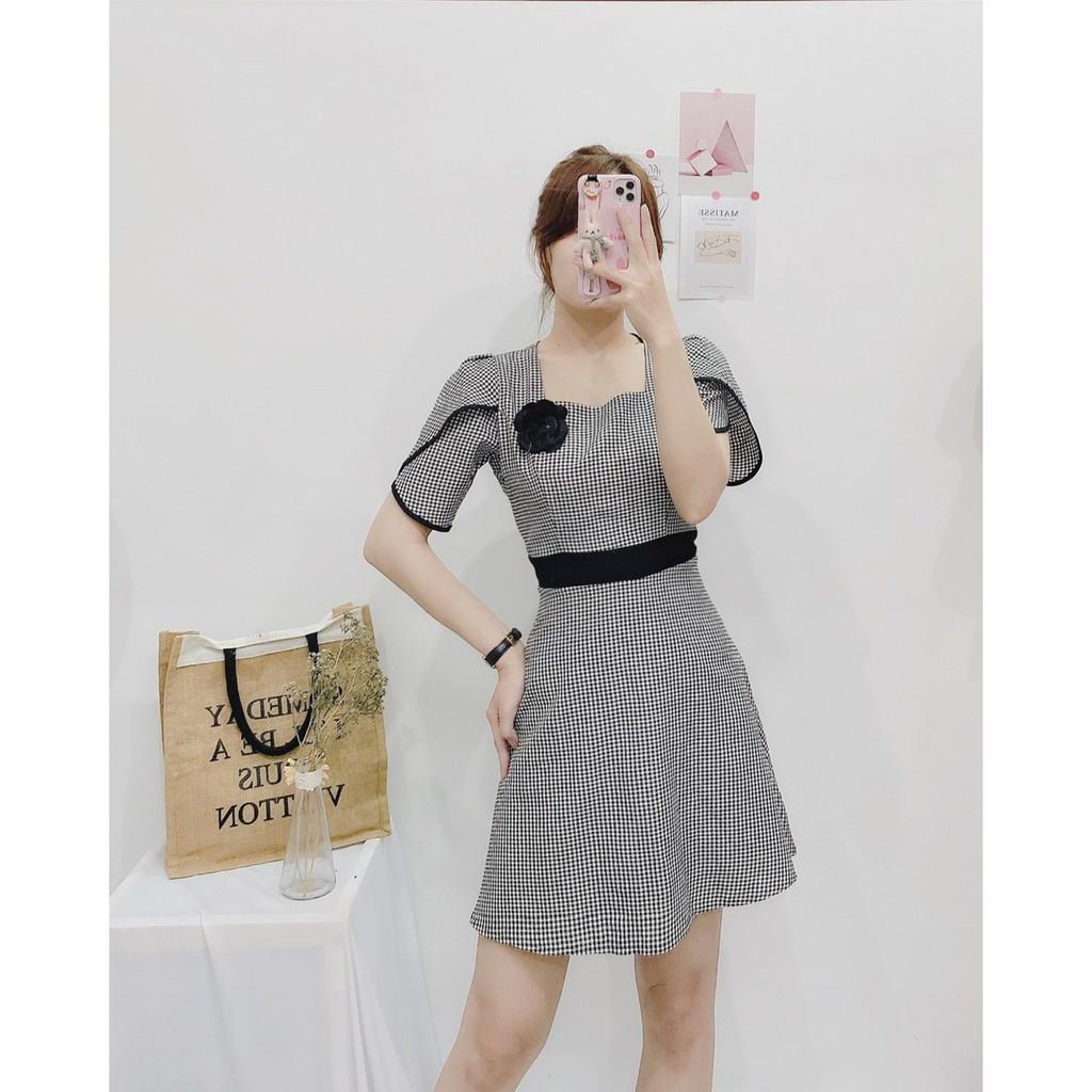 ĐẦM CARO ĐEN TAY NGẮN DÁNG SUÔNG +HOA CÀI-