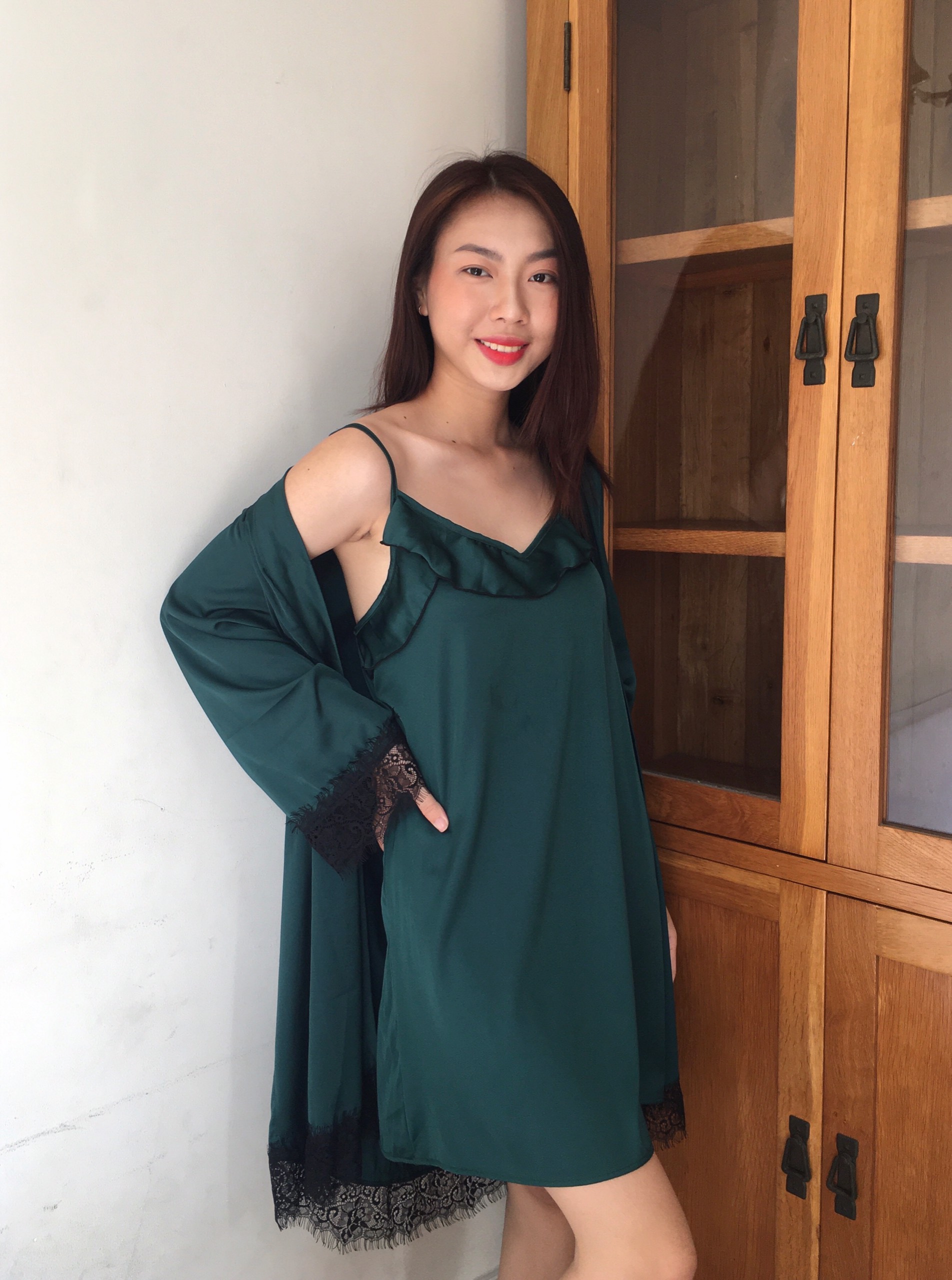 Váy ngủ lụa kèm áo choàng mặc nhà sexy,sang trọng mát mềm mịn mướt-Màu xanh lá cây