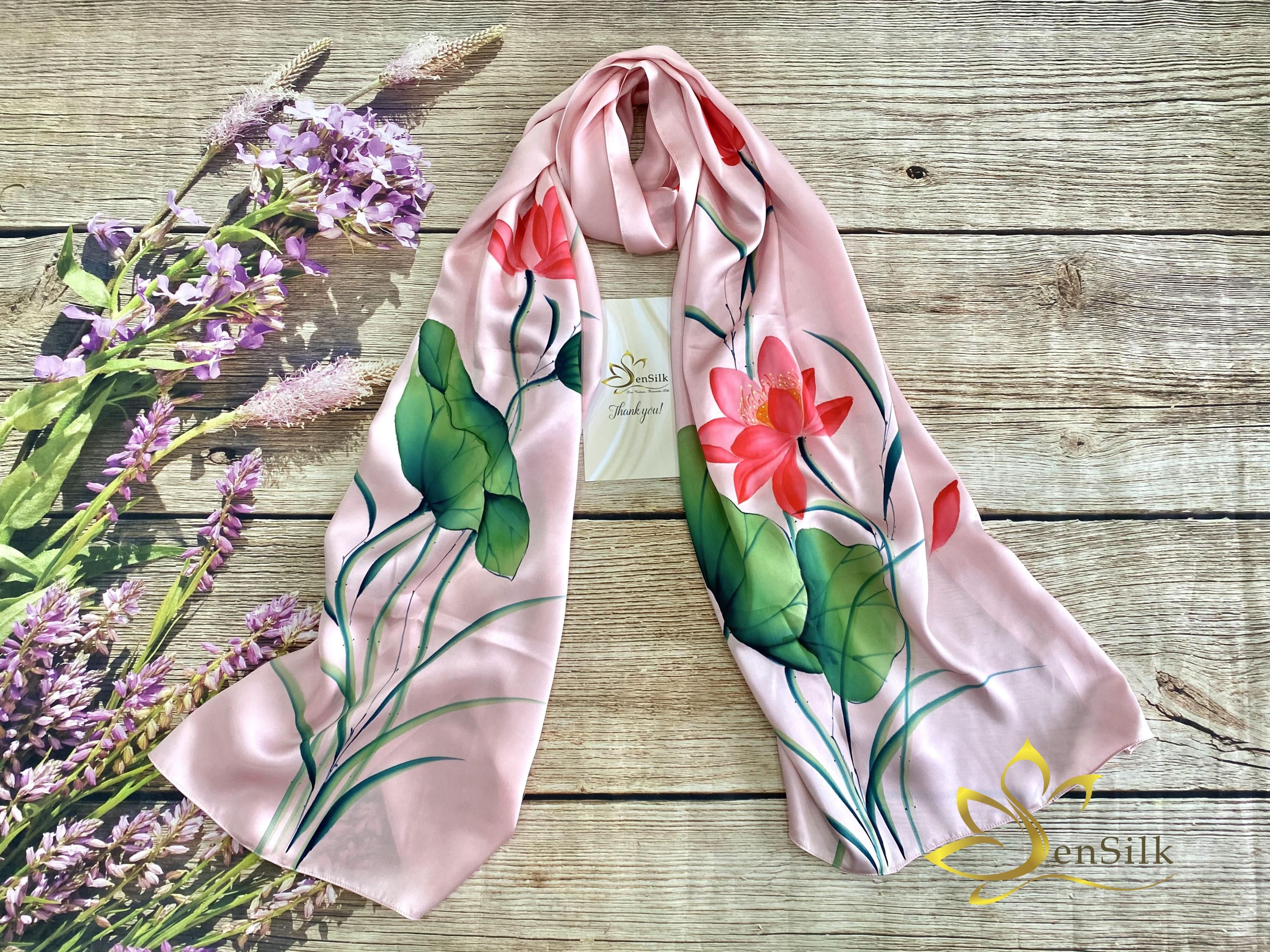 Khăn Lụa Vẽ Tay SenSilk Limited - Mẫu Hoa Sen , Quà Tặng Đẳng Cấp Silk Painting 180x55cm, Lụa Tơ Tằm Bảo Lộc Cao Cấp
