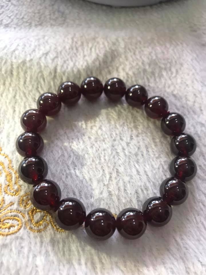 Vòng tay phong thủy đá Granet Size Vòng 11mm Màu đỏ Đậm tự nhiên bóng đẹp sang Hợp Nữ mệnh Hoả Thổ ạ