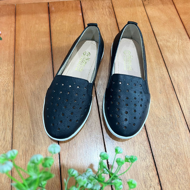 Giày Slip on da bò thật  Trường Hải  da mề mại thời trang nữ cao cấp có 2 màu đen , trắng SL130