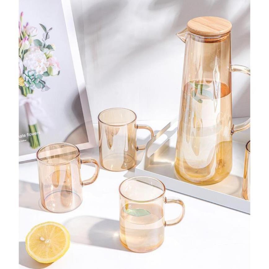 Bình Nước Thủy Tinh 1500ml Nắp Gỗ Màu Hổ Phách Trong Suốt Sang Trọng