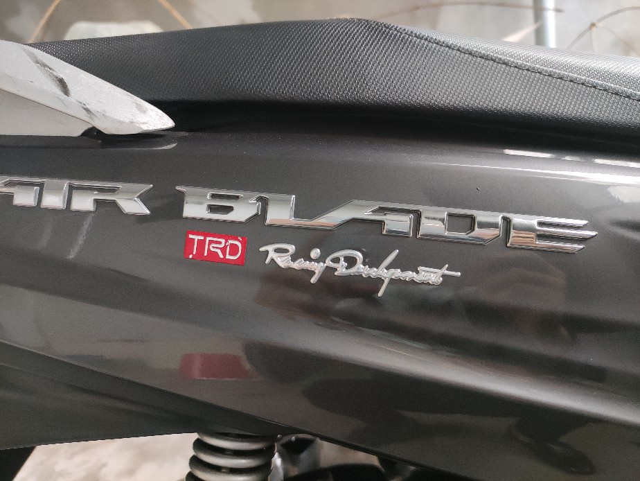 Bộ 2 tem nổi 3D Racing Development TRD dán ô tô xe máy