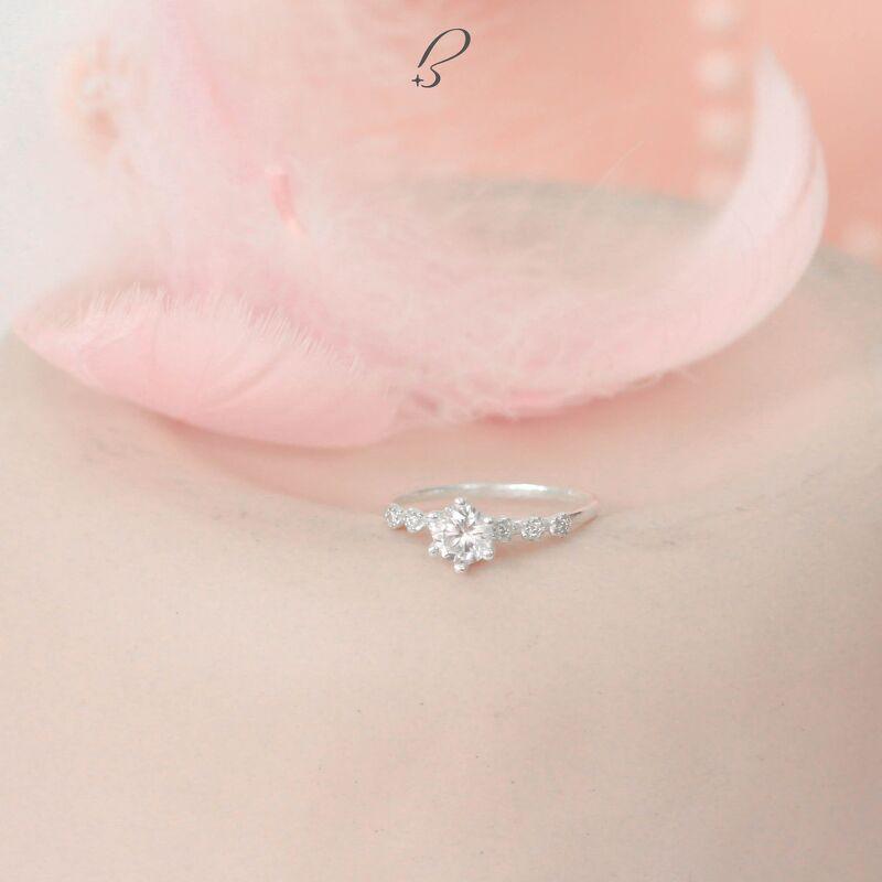Nhẫn Bling it sáu hạt đá coronet BIN291