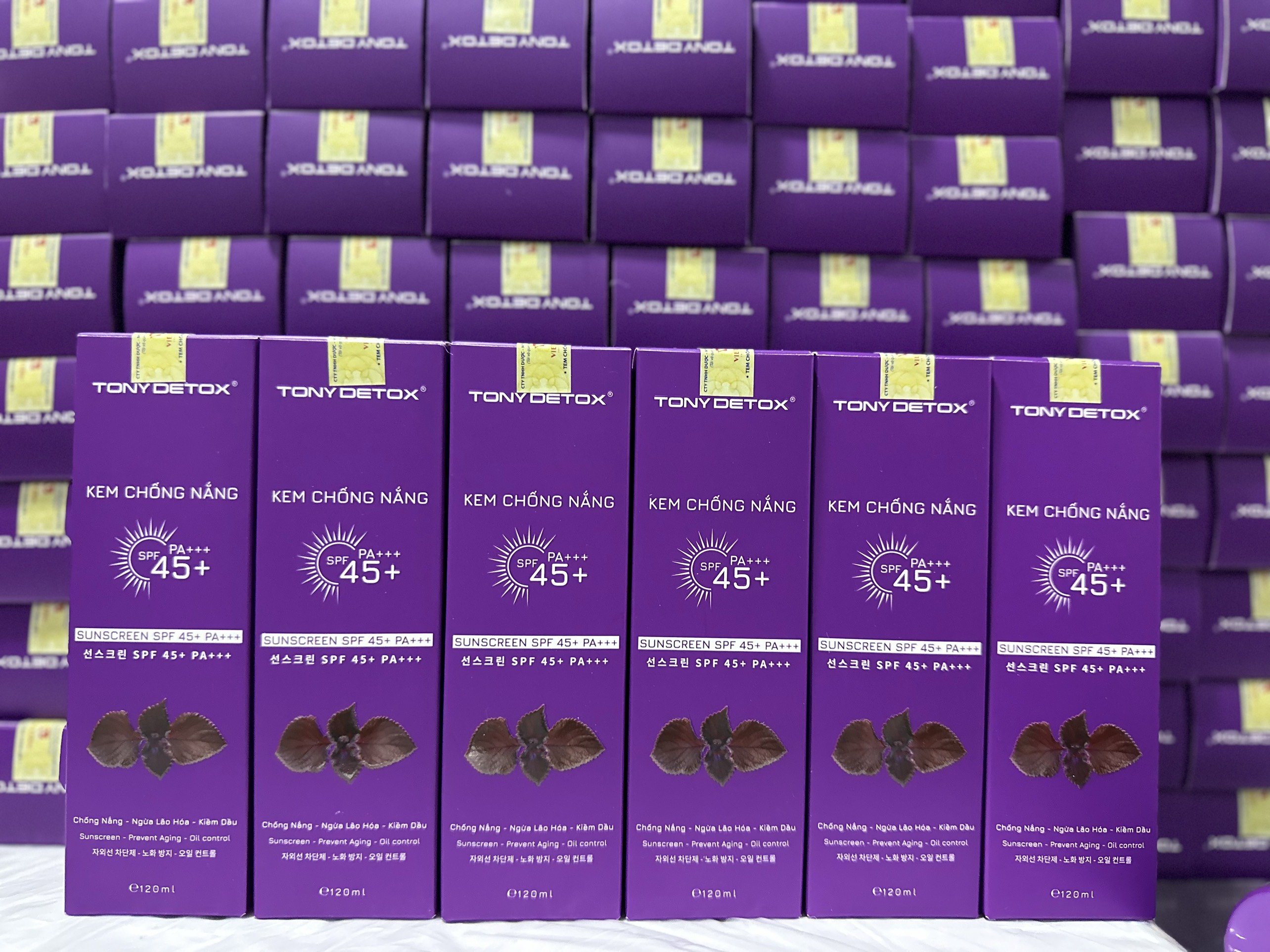 Kem Chống Nắng Kiềm Dầu Lành Tính Tía Tô Tony Detox, Ngừa Lão Hóa, Bảo vệ da khỏi tia UVA/ UVB, SPF 45+/PA+++, 120ml By Lâm Khánh Chi