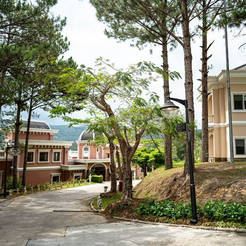 Trọn Gói 3N2D Tại Dalat Edensee Lake Resort 5*. Bao Gồm Ăn Sáng. Tiễn Sân Bay 1 Lượt. Miễn Phí Chèo Thuyền Kayak và Bắn Cung.
