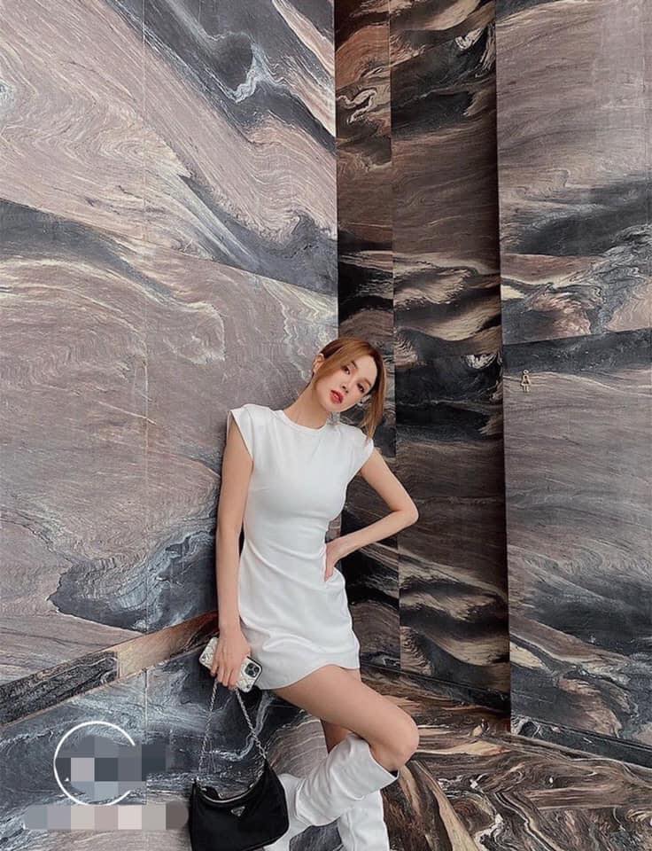 Đầm body độn vai cực xinh tôn dáng
