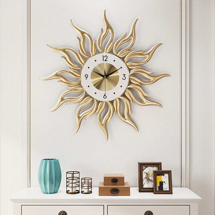 Đồng hồ treo tường biểu tượng mặt trời