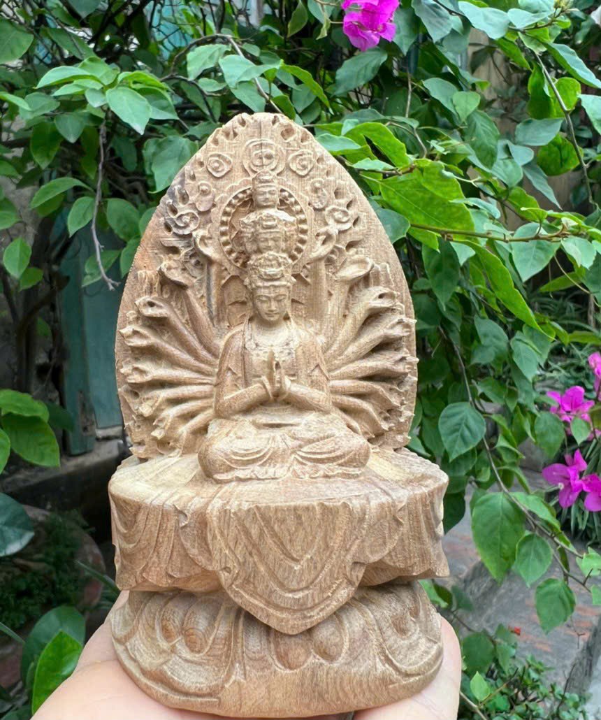 Tượng phật ngài thiên thủ thiên nhãn gỗ bách xanh kt 12×6×6cm