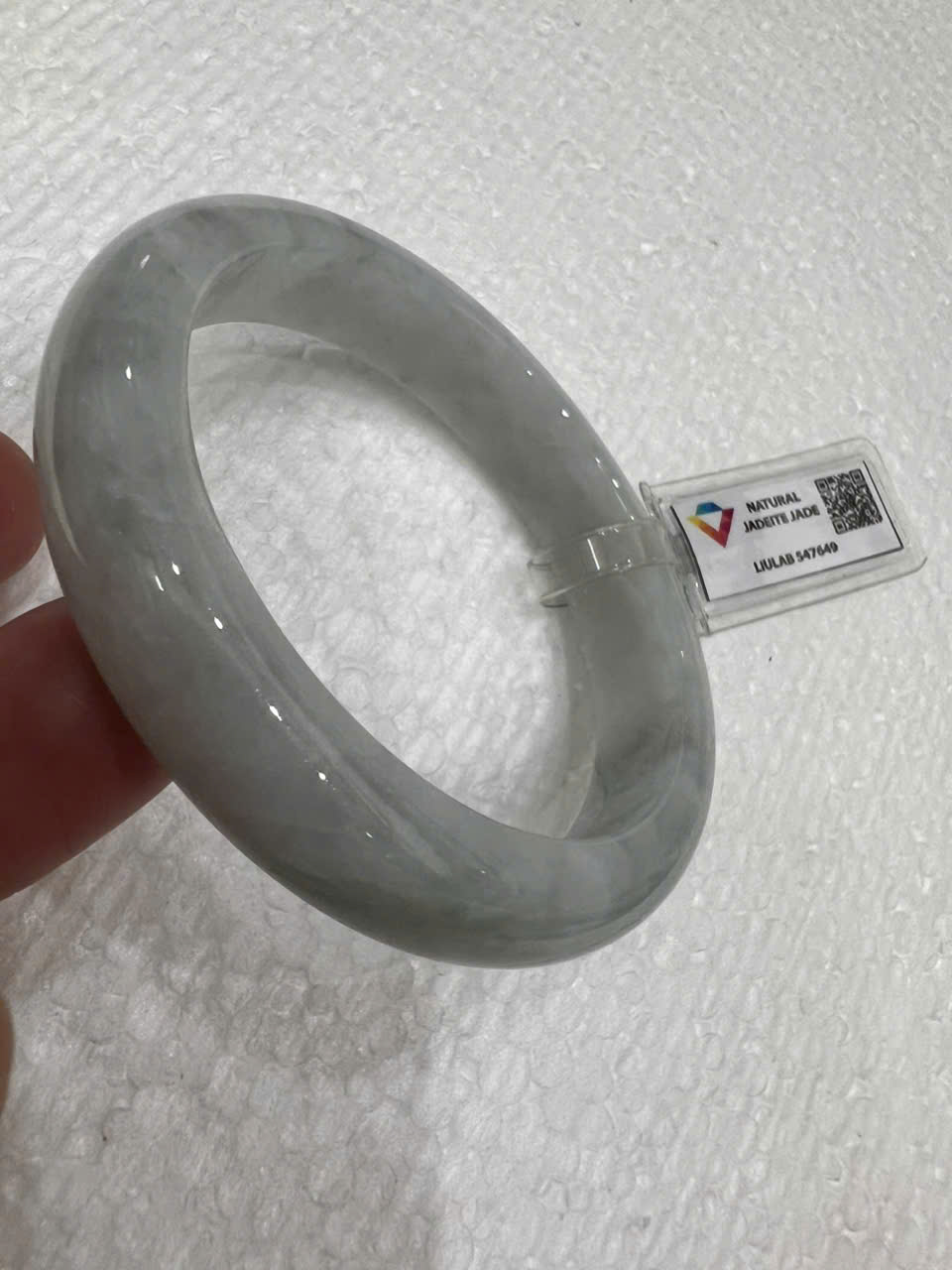 Vòng Cẩm Thạch Tự Nhiên Bản Hẹ Type A Ni 55mm Cao 12mm Dầy 8mm Kiểm Định Liulab 547649 Màu Trắng Bông Bông bóng sang đẹp xinh xắn các Chị mệnh Kim mệnh Thủy 53kg - 58kg đeo tay sang sịn ạ